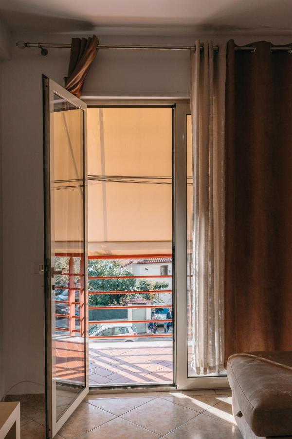 Rs Place 1-Bedroom Apartment Tirana Eksteriør billede