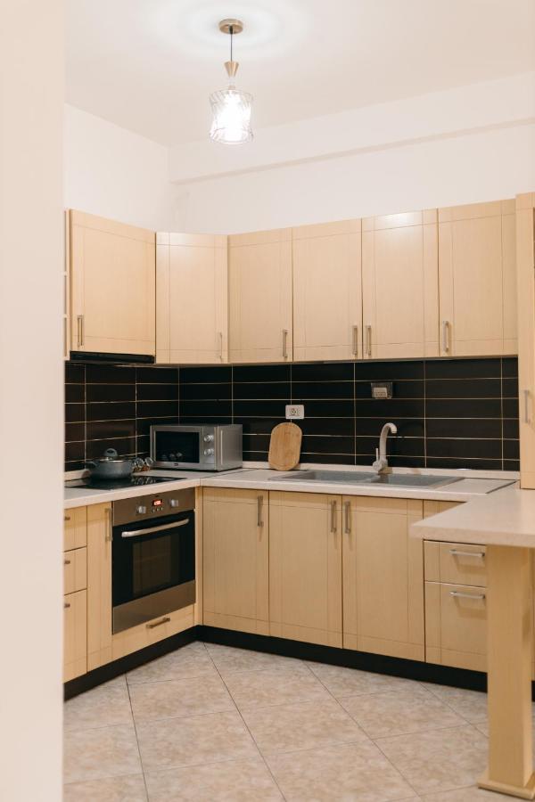 Rs Place 1-Bedroom Apartment Tirana Eksteriør billede