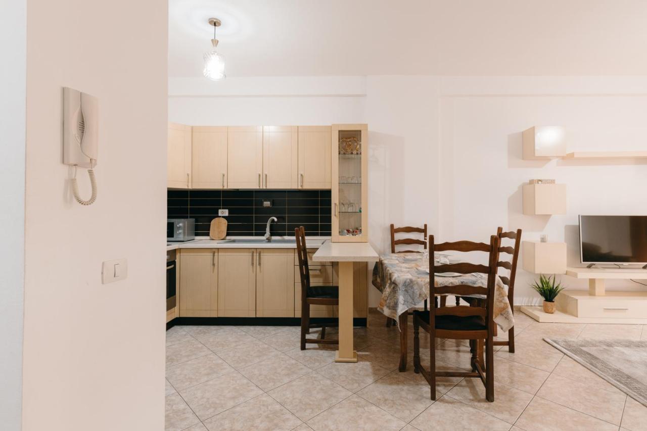 Rs Place 1-Bedroom Apartment Tirana Eksteriør billede