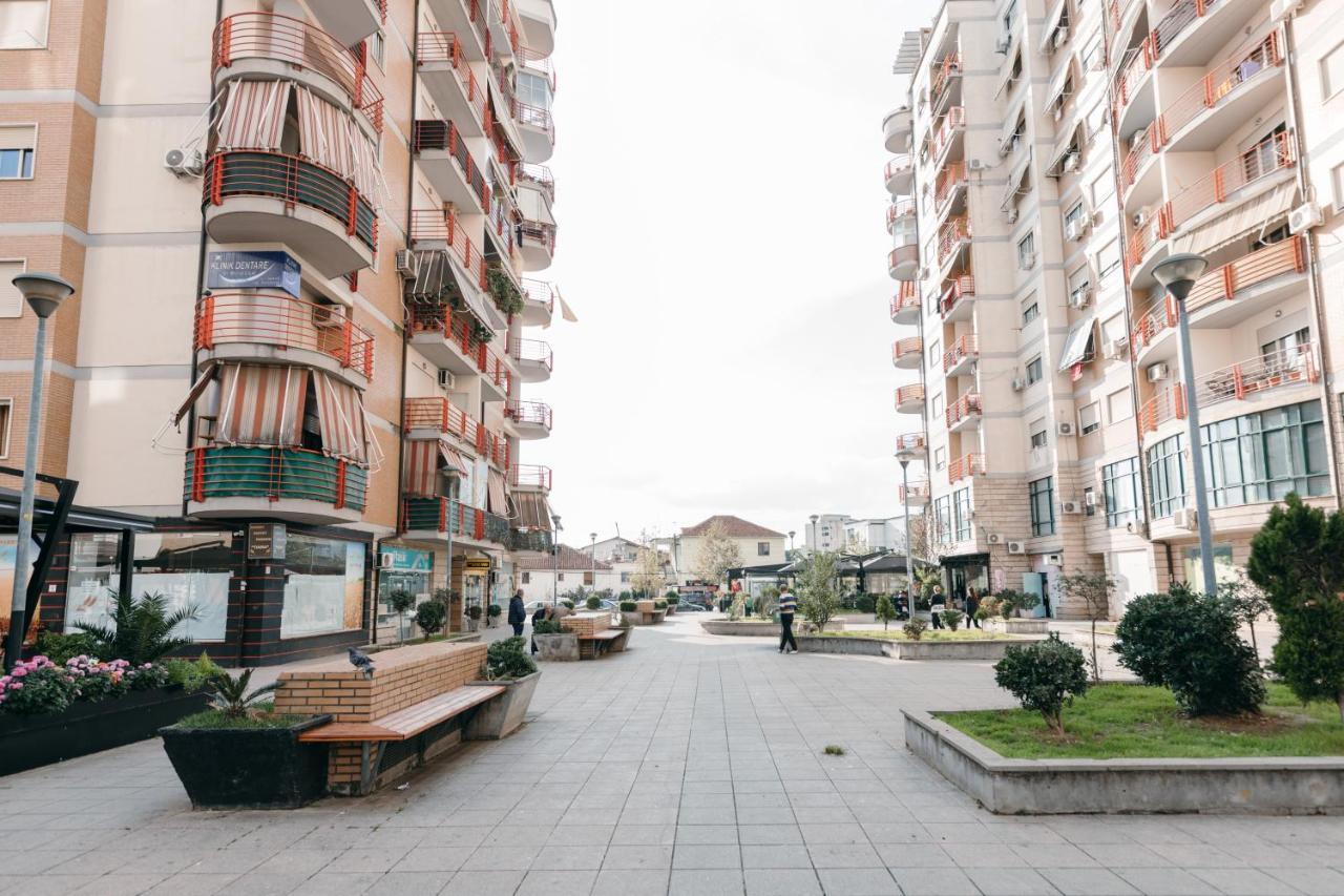 Rs Place 1-Bedroom Apartment Tirana Eksteriør billede