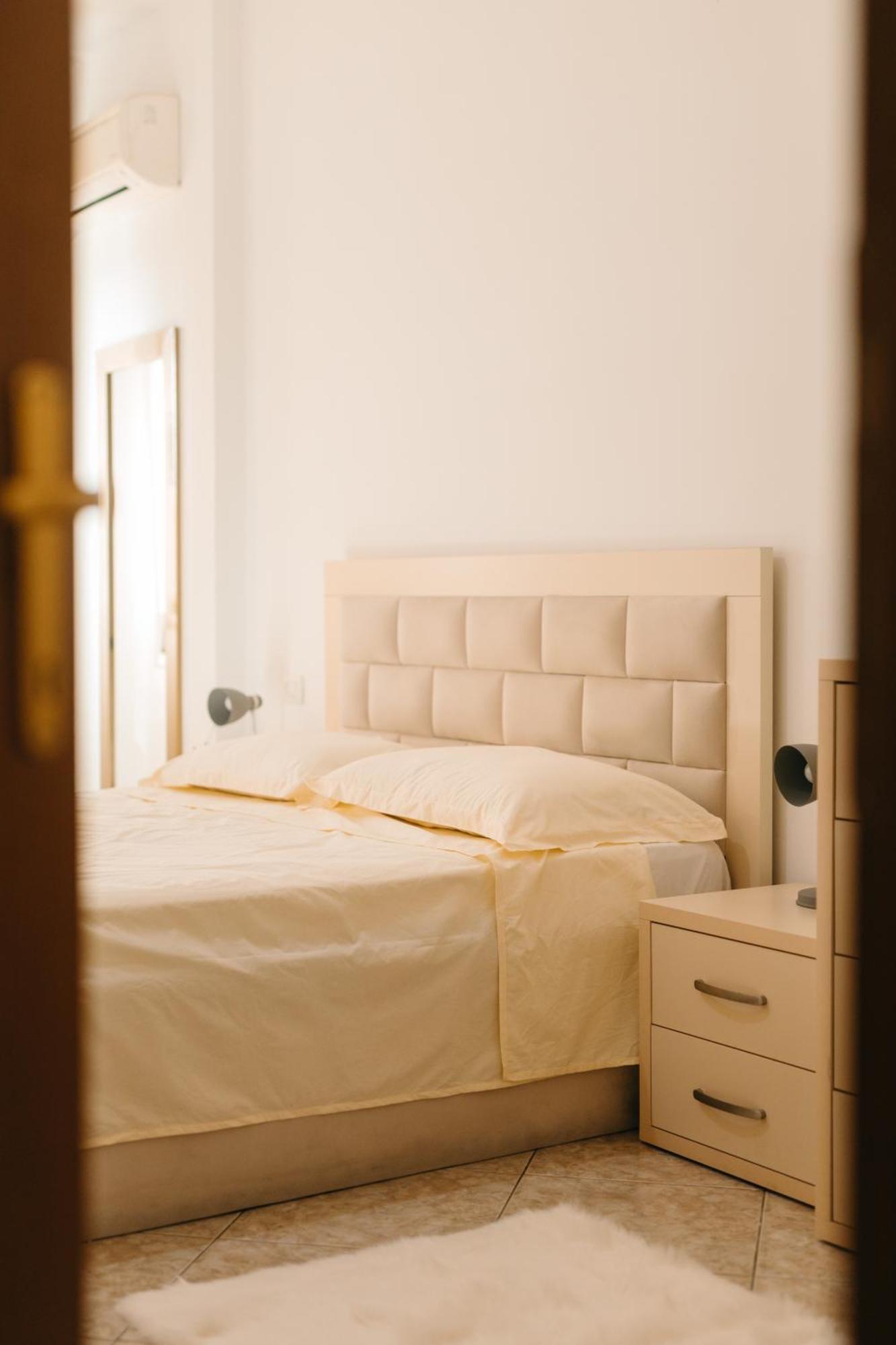 Rs Place 1-Bedroom Apartment Tirana Eksteriør billede