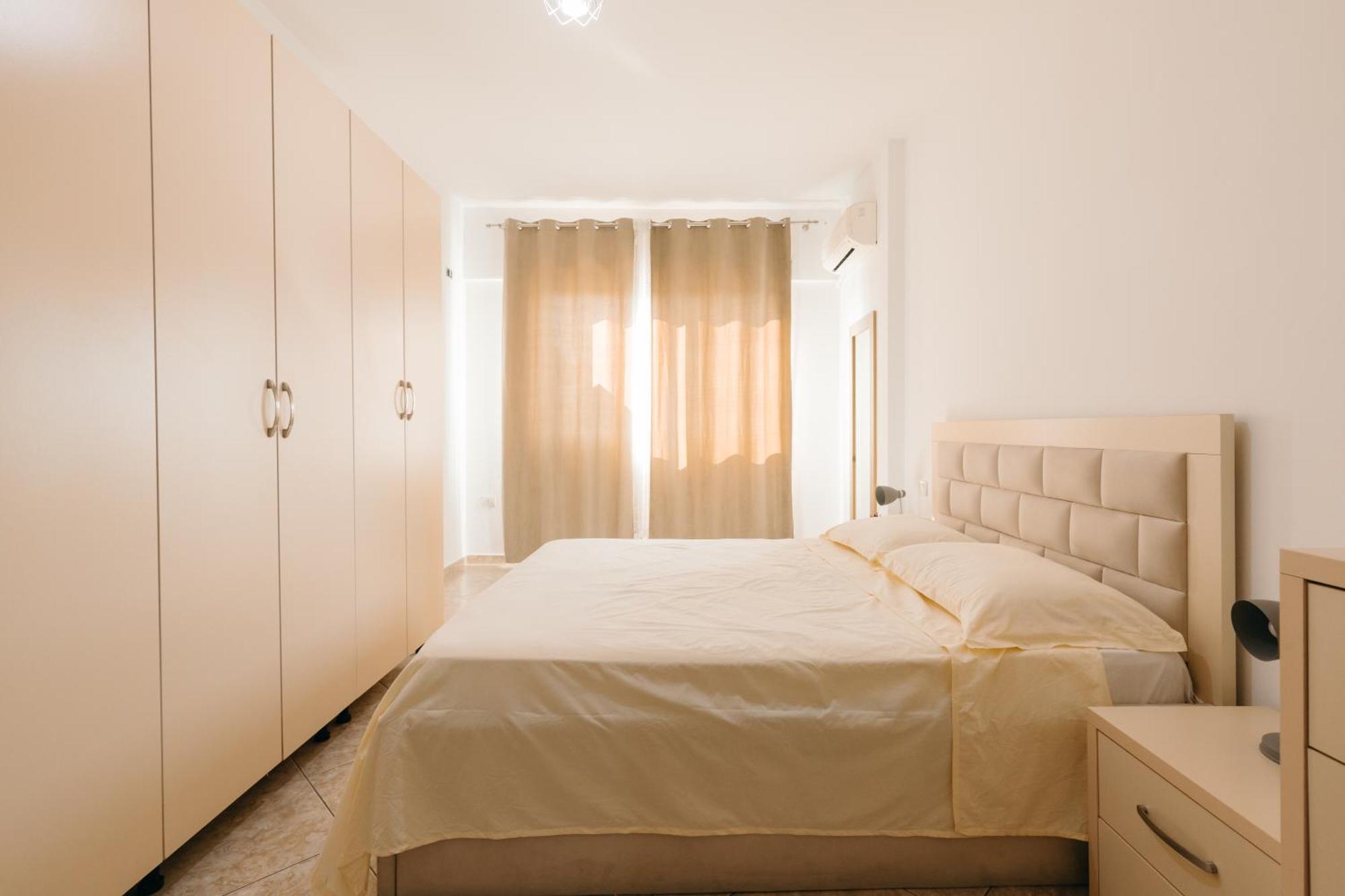 Rs Place 1-Bedroom Apartment Tirana Eksteriør billede